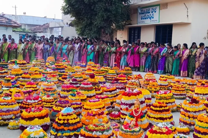 అంకుసాపూర్‌లో ఘనంగా సద్దుల బతుకమ్మ సంబరాలు