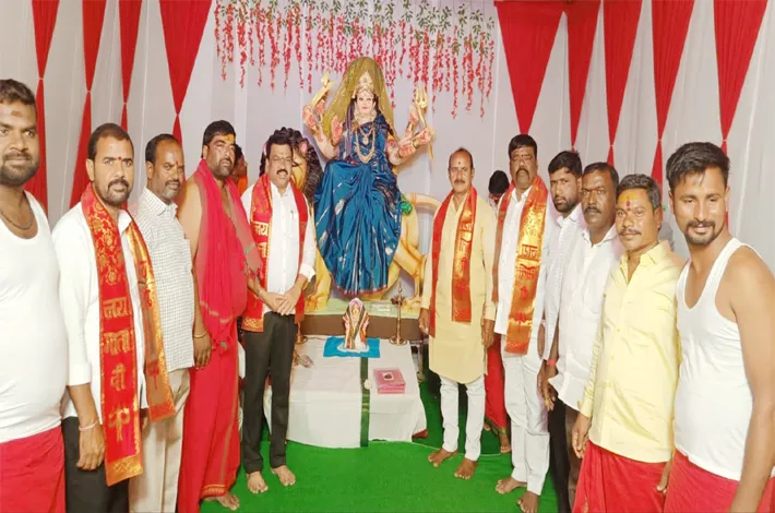 శ్రీ దేవి శరన్నవరాత్రులలో అమ్మవారిని దర్శించుకున్న