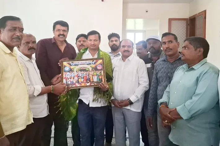 కోరుట్ల లో శ్రీనివాస మిత్రుల తృతీయ వార్షికోత్సవ వేడుకలు