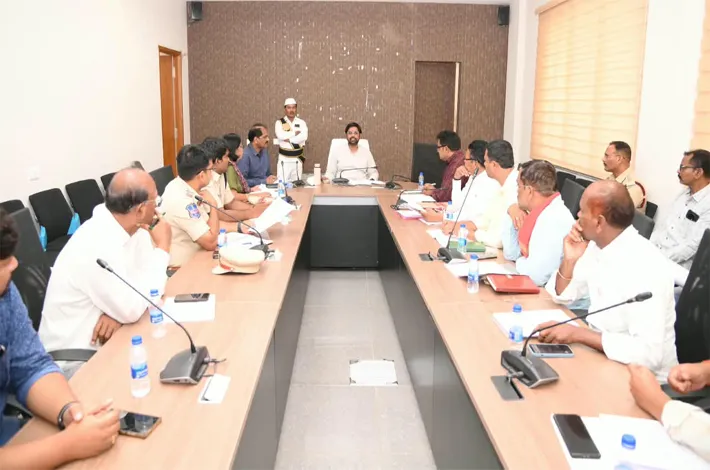 పత్తి కొనుగోలుకు పకడ్బందీ ఏర్పాట్లు చేయాలి