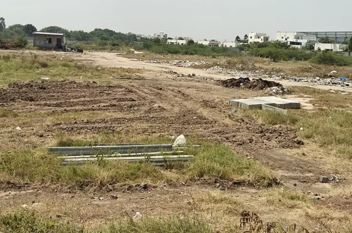 హిందూ శ్మశాన వాటిక స్థలంలో ఫ్రీకాస్టింగ్