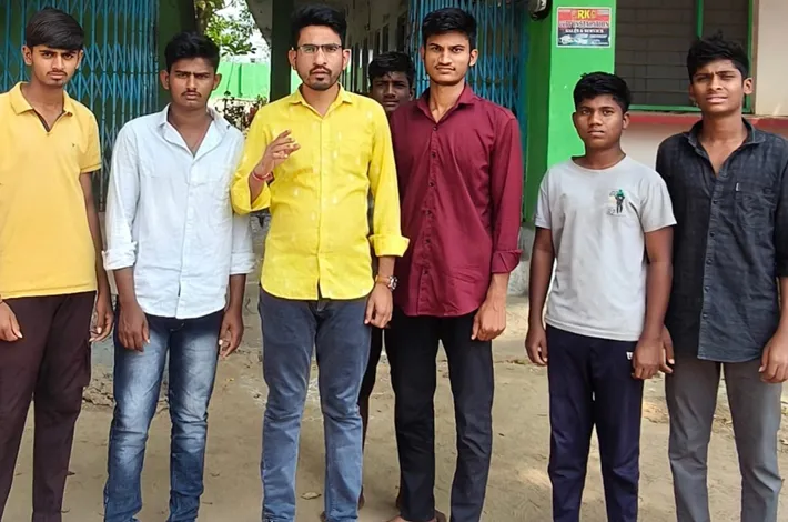 మంత్రి  సమీక్షలో విద్యారంగ సమస్యలపై ప్రత్యేక దృష్టి పెట్టాలి