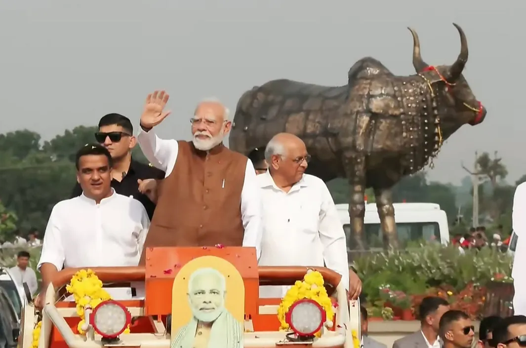 పోటెత్తిన జనం.. మోదీ మాస్ షో