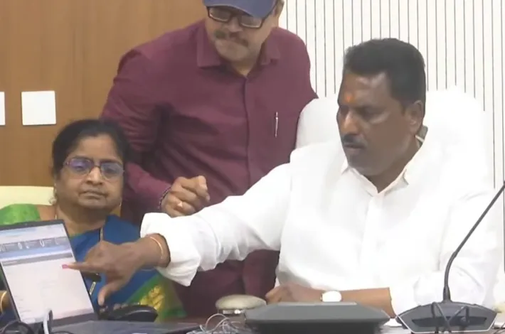 https://www.vijayakranthinews.com/uploads/articles/article_36115599.webp