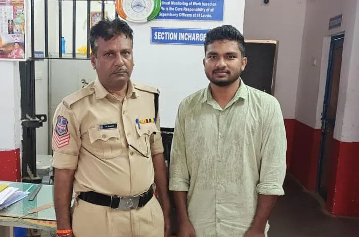 చలో అసెంబ్లీ ముట్టడి.. ఏబీవీపీ నాయకుల ముందస్తు అరెస్ట్ 