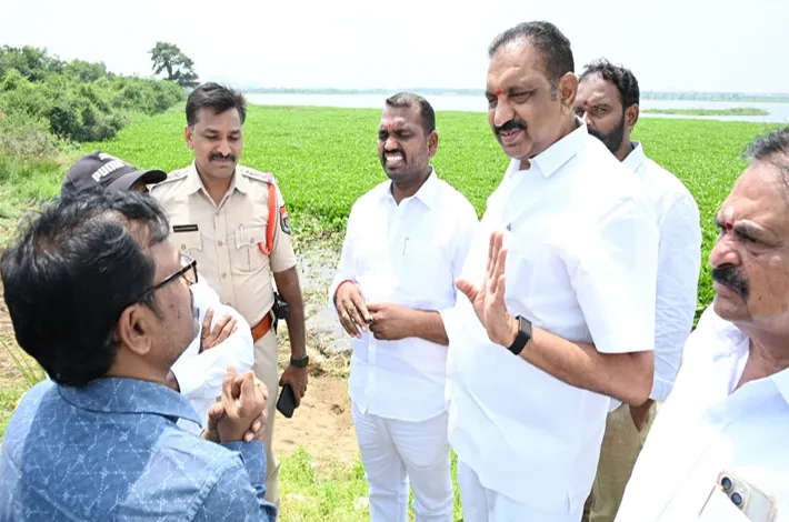 కొత్తపల్లి  చెరువు వద్ద గణేష్ నిమజ్జన ఏర్పాట్ల పరిశీలన