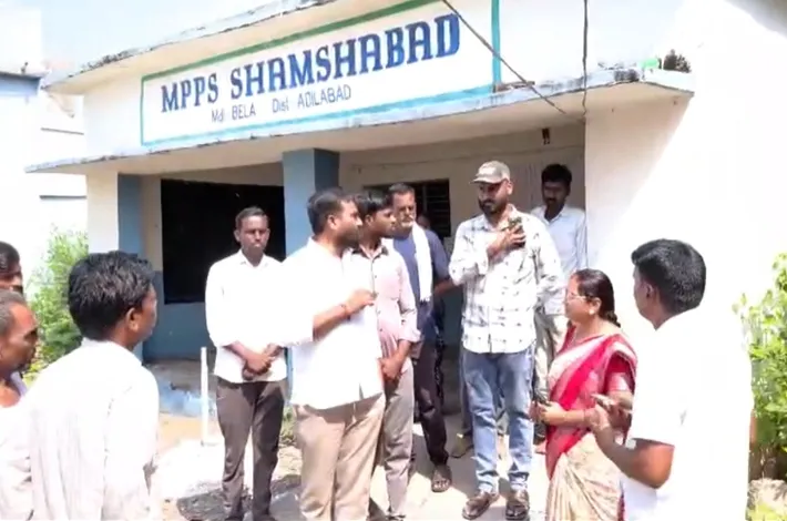 ఉపాధ్యాయుల కొరత.. గ్రామస్థుల నిరసన!