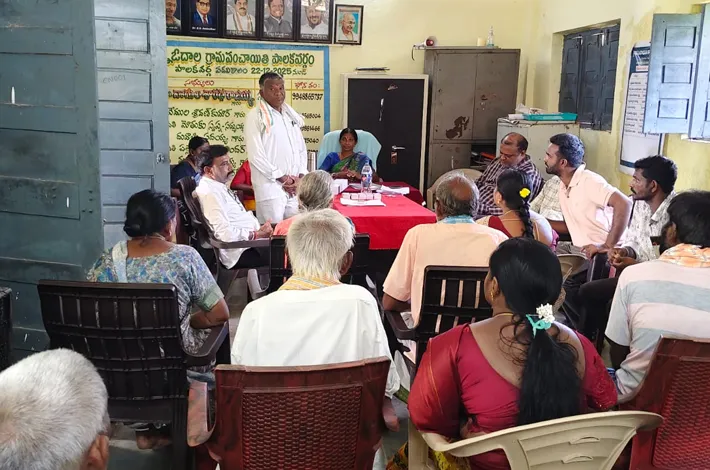 ఎన్నో ఏళ్ల నిరీక్షణకు తెర.. కొత్త రేషన్ కార్డుల పంపిణీ
