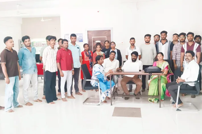 ఉచిత పట్టభద్రుల ఎమ్మెల్సీ ఓటరు నమోదు