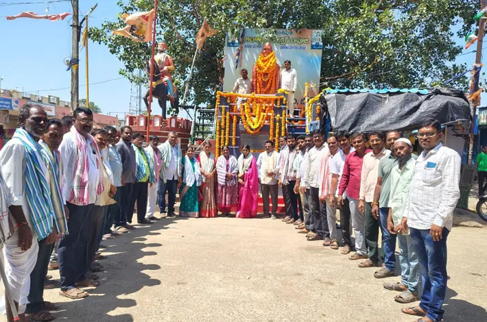 కొండా లక్ష్మణ్ బాపూజీ నేటి సమాజానికి ఆదర్శప్రాయుడు 