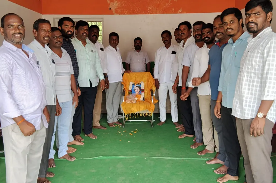 దేశాభివృద్ధికి ఇందిరాగాంధీ సేవలు చిరస్మరణీయం