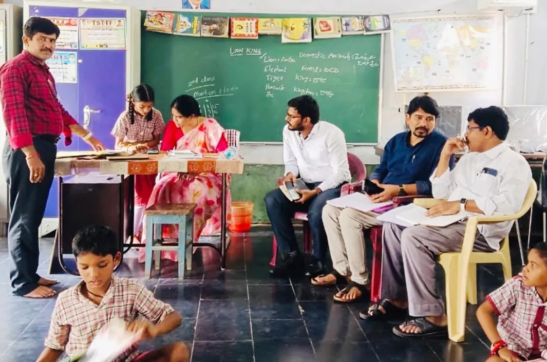పాఠశాలల్లో డీఈఓ తనిఖీ
