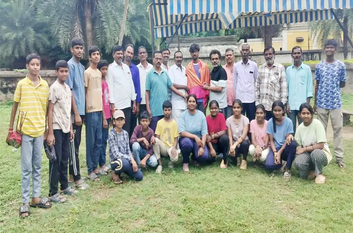 ఆర్చరీలో స్వర్ణ పతకం సాధించిన అనుదీప్‌కు సన్మానం