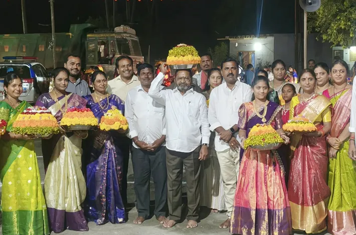 బతుకమ్మ సంబరాల్లో పాల్గొన్న ఎమ్మెల్యే కోరం కనకయ్య