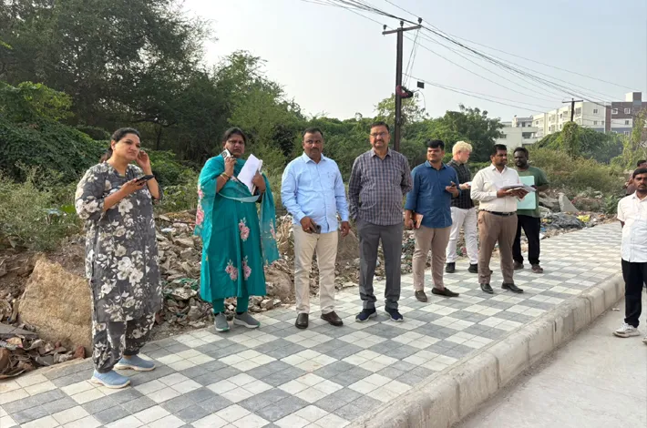 నార్సింగి సర్కిల్‌లో అభివృద్ధి పనులపై కమిషనర్ సమీక్ష