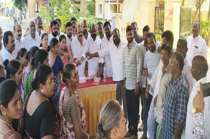 స్మార్ట్ రేషన్ కార్డుల పంపిణీ