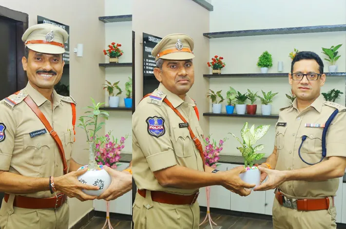 ఖమ్మం సీఐలు గా బాధ్యతలు చేపట్టిన కరుణాకర్, సాధీక్ 