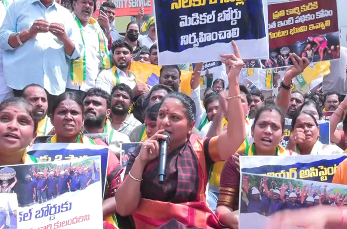 కార్మికుల కోసం గళం విప్పిన కవిత!