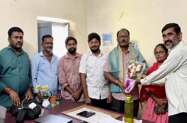 ఇంజనీర్స్ ని సన్మానించిన ఎల్ హెచ్ పిఎస్ నాయకులు