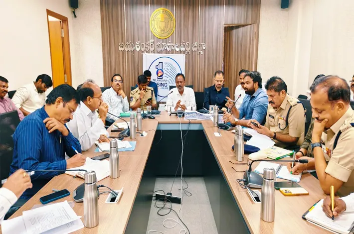 భూపాలపల్లి పట్టణ అభివృద్ధి పనులు వేగవంతం చేయాలి