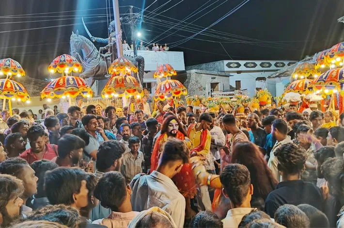 అంబరాన్నంటిన బోనాల సంబురం..
