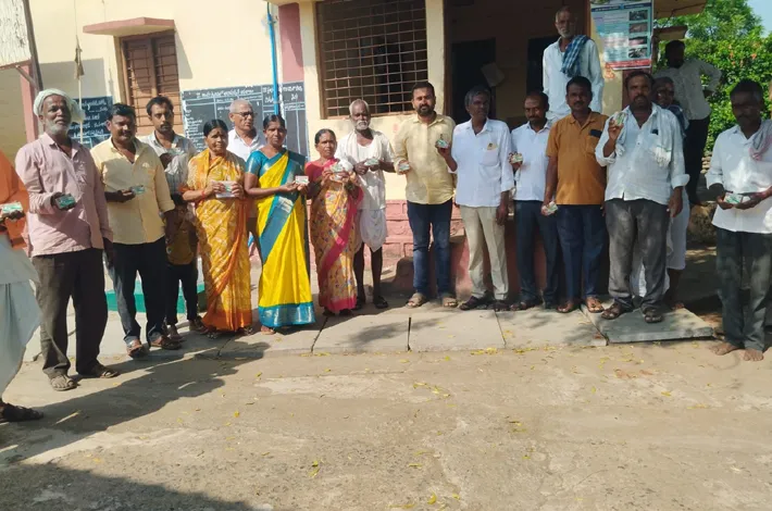 స్మార్ట్ రేషన్ కార్డుల పంపిణీ 