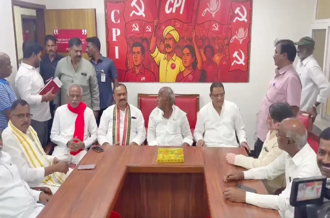 గ్రాడ్యుయేట్ ఎన్నికలు.. సీపీఐతో కాంగ్రెస్ చర్చలు
