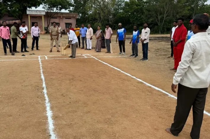 క్రీడలు యువతలో ఉల్లాసాన్ని కలగజేస్తాయి