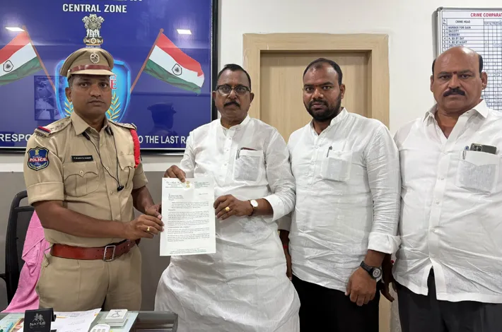 కేటీఆర్‌పై పోలీసులకు ఎంపీ మల్లు రవి ఫిర్యాదు