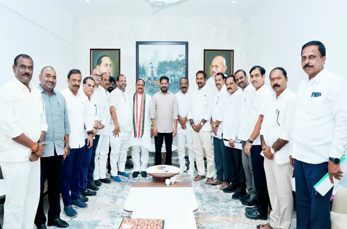 ఉద్యోగుల సమస్యలు పరిష్కరిస్తాం