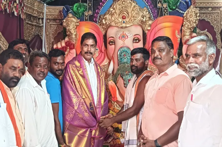 శివపార్వతుల కల్యాణ మహోత్సవంలో పాల్గొన్న మాజీ ఎమ్మెల్యే