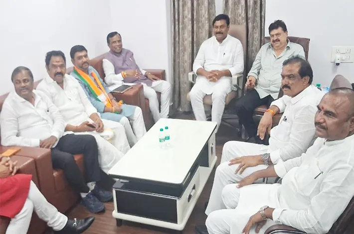 22ఏ, ఫీజు బకాయిలే బీజేపీ అస్త్రాలు
