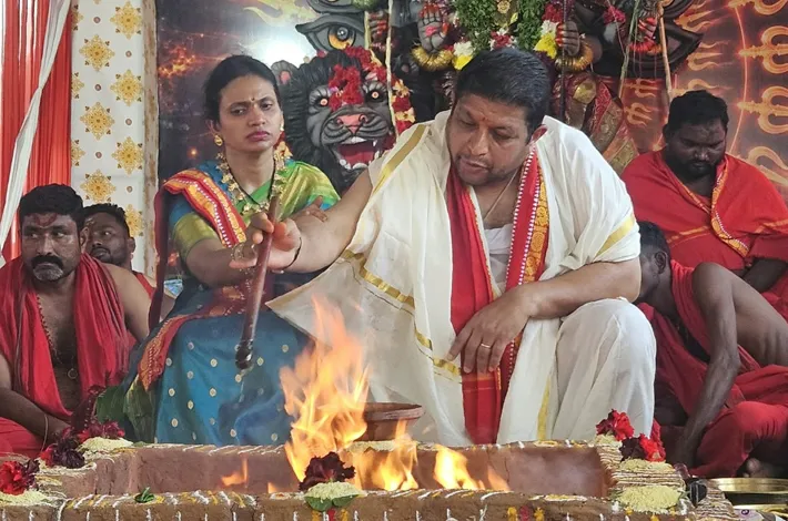 ప్రజల సుఖసంతోషాల కోసం దుర్గామాతకు ప్రత్యేక పూజలు