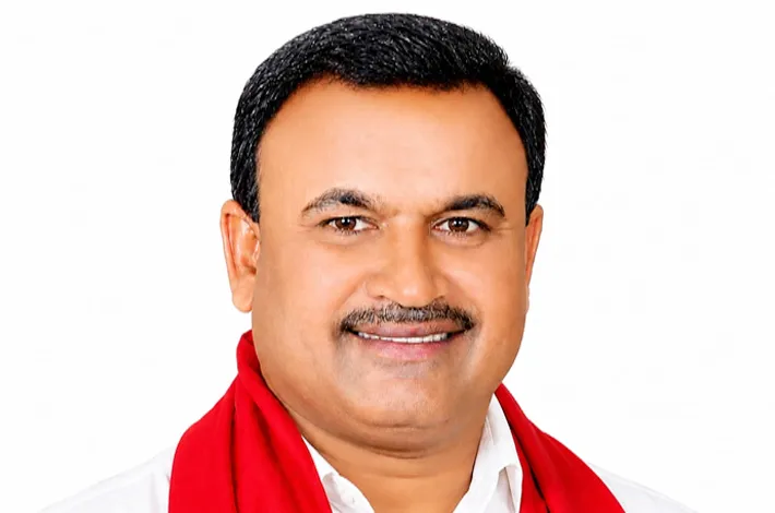 ప్రజా సమస్యలను గాలికి వదిలి బూతులతో కాలయాపన సిగ్గుచేటు