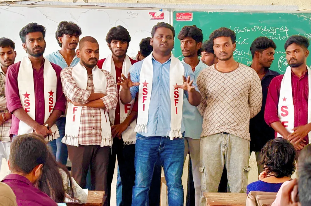 విద్యారంగ సమస్యలను గాలికి వదిలేసిన ముఖ్యమంత్రి