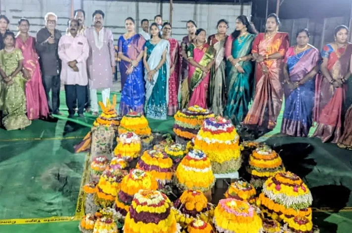 టీఎన్జీవోస్ ఆధ్వర్యంలో సద్దుల బతుకమ్మ వేడుకలు