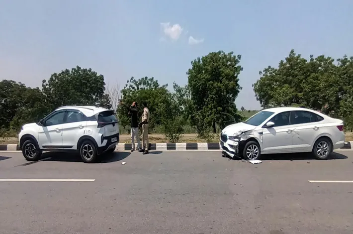 సడన్‌ బ్రేక్‌.. నాలుగు కార్లు ఢీ