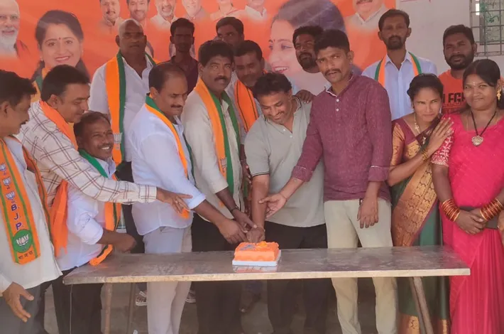జిల్లా భాజపా అధ్యక్షురాలు జన్మదిన వేడుకలు