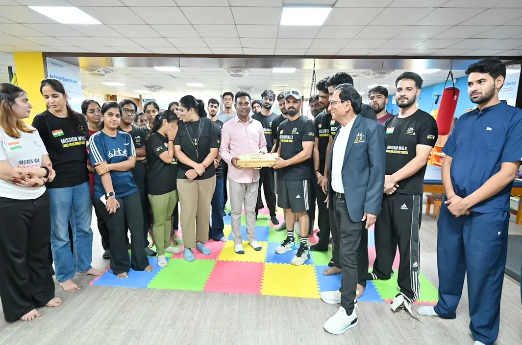 తండా గుండెల్లో ఆరోగ్య వెలుగు.. సేవే లక్ష్యంగా మిషన్ వాక్