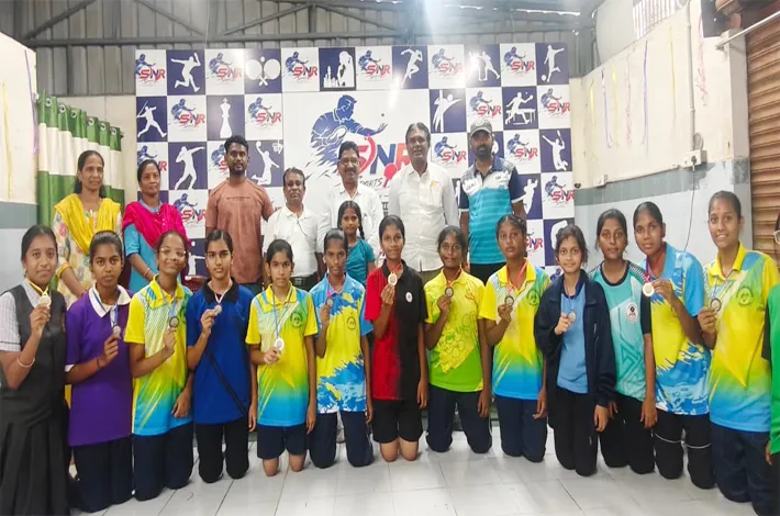 విద్యార్థులు క్రీడల్లో రాణించాలి