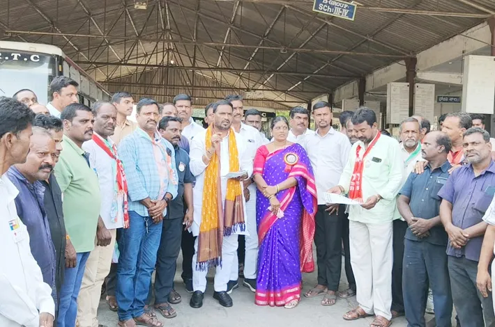 ఆర్టీసీ ఎన్నికల ప్రచారంలో పాల్గొన్న బీర్ల అయిలయ్య