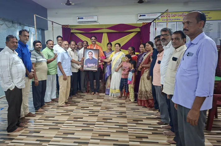 వియత్నాం పర్యటనకు ఎంపికైన భారత్‌రెడ్డికి సన్మానం