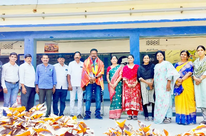 జిల్లా ప్రధాన కార్యదర్శి సత్యప్రసాద్‌కు సన్మానం