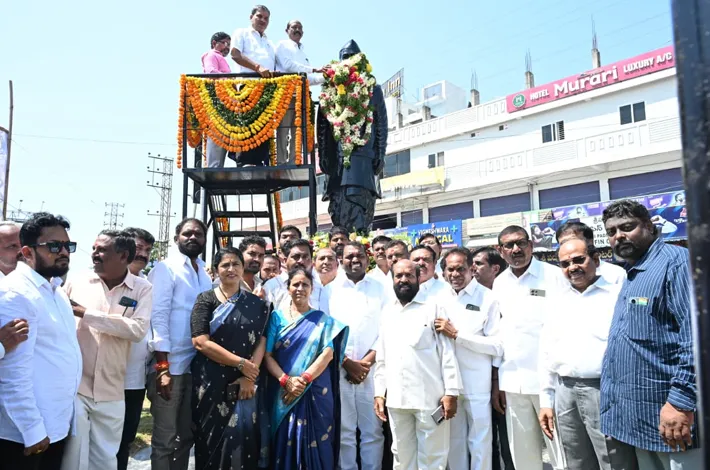 కొండ లక్ష్మణ్ బాపూజీ నేటి తరానికి ఆదర్శనీయం
