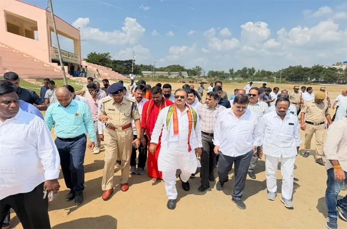 పార్టీలకతీతంగా దసరా ఉత్సవాలను విజయవంతం చేయాలి