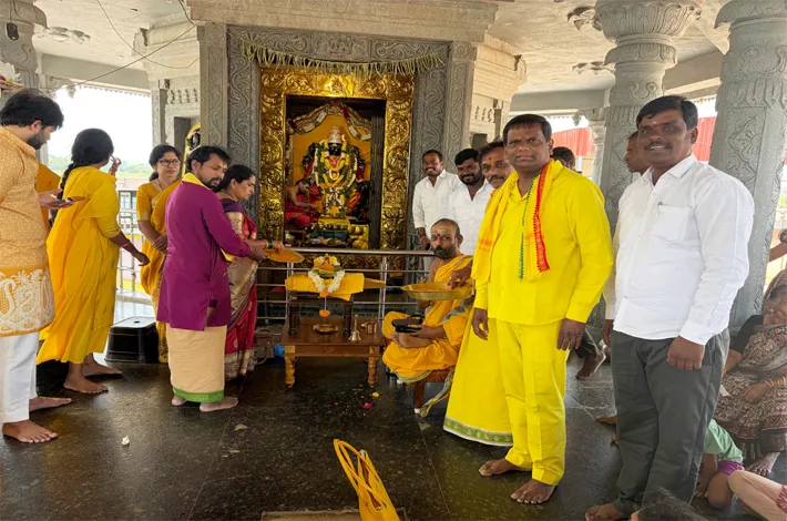 బగలాముఖి దీక్షలో పబ్బ మహేష్ గుప్తా