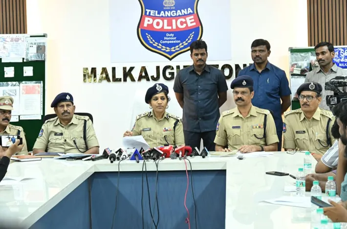 నకిలీ భూ పత్రాల ముఠా గుట్టురట్టు: మల్కాజ్గిరి కమిషనర్ బి. సుమతి