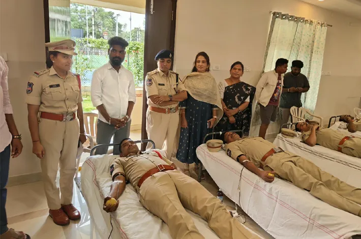 రక్తదానం చేయండి.. ప్రాణాలు కాపాడండి