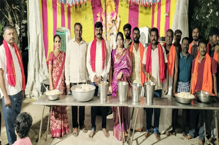 సాయిరాం యూత్ ఆధ్వర్యంలో అన్న ప్రసాద వితరణ 