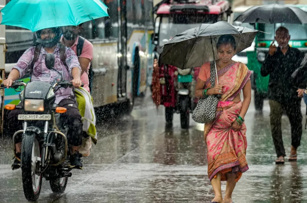ఈ జిల్లాల ప్రజలు అలర్ట్.. IMD తాజా హెచ్చరిక